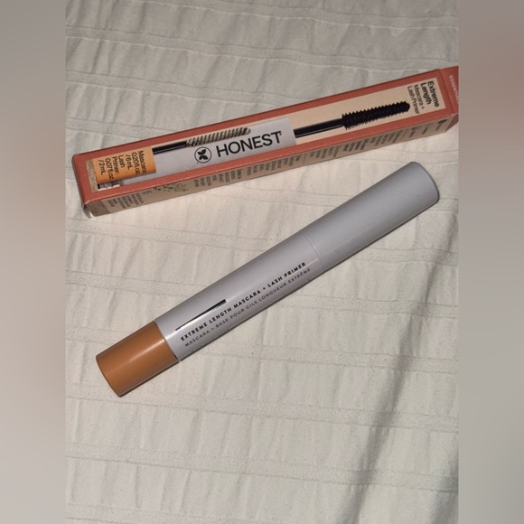 HONEST Extreme Length Mascara (black) + Lash Primer - Picture 4 of 16